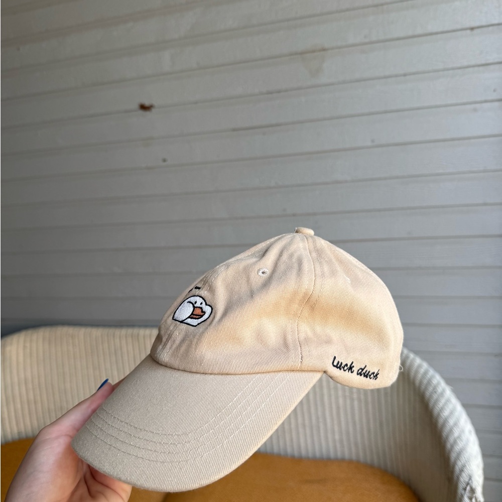 Luck duck hat